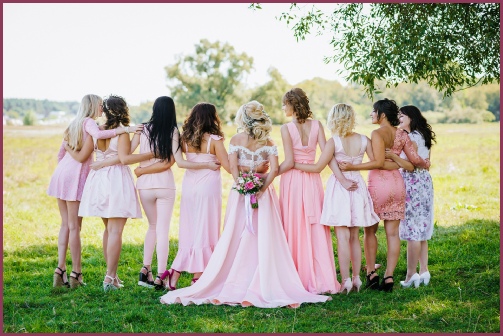 Bride with her bridesmaids 